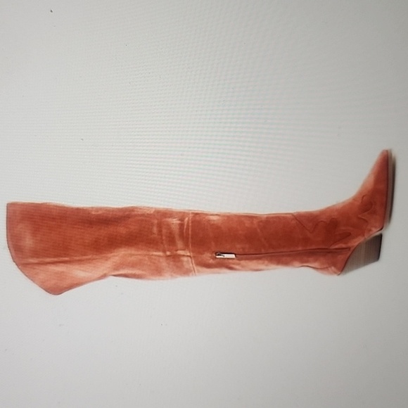VINCE CAMUTO SHAHARLA KETCHUP BOOT SIZE 8 - Picture 1 of 6